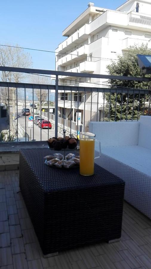Hotel Ariosto Rimini Exterior foto