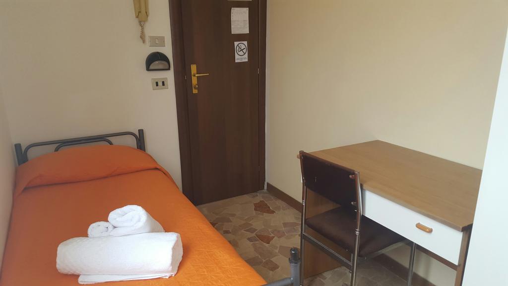 Hotel Ariosto Rimini Exterior foto